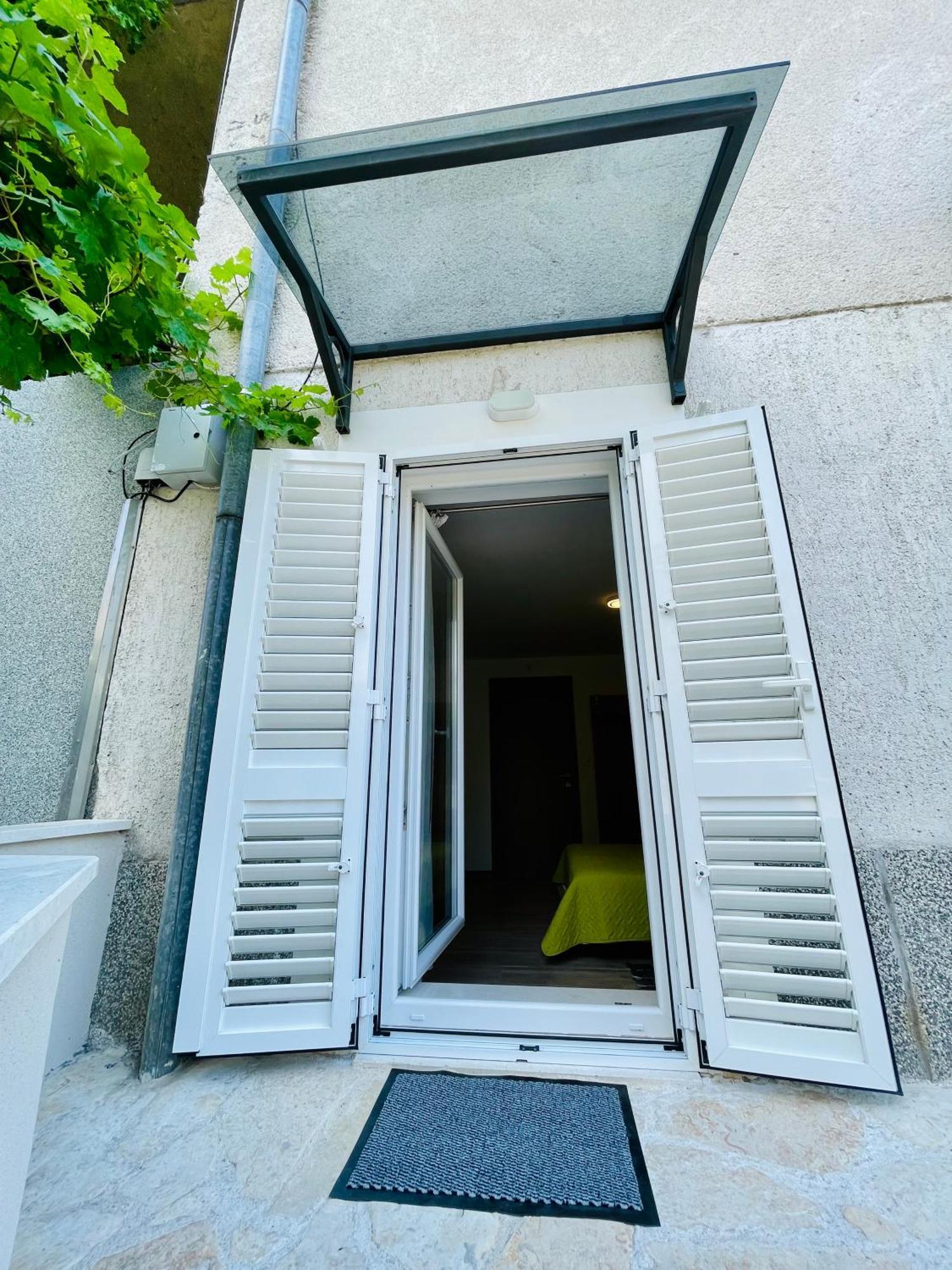 Velin Apartment Split Bagian luar foto